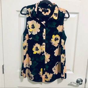 Banana Republic Sleeves Flowery Top Large